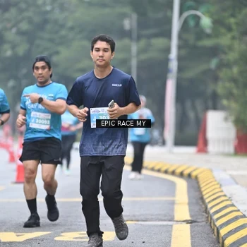Runner Photo 7037584