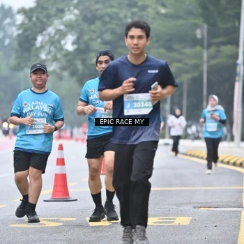 Runner Photo 7037585