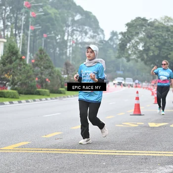 Runner Photo 7037600