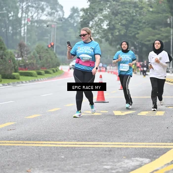 Runner Photo 7037612