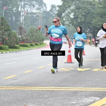 Runner Photo 7037617