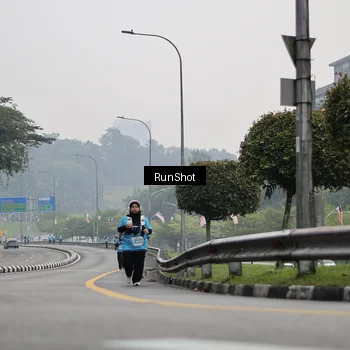 Runner Photo 7037654