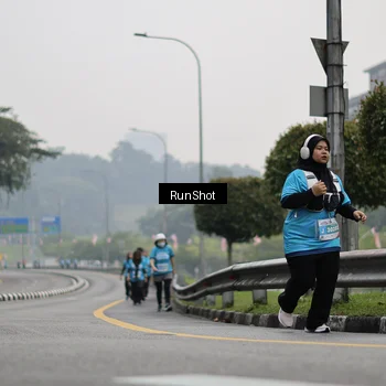 Runner Photo 7037655