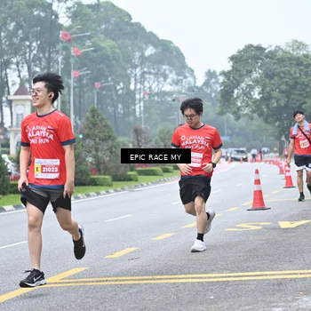 Runner Photo 7037660