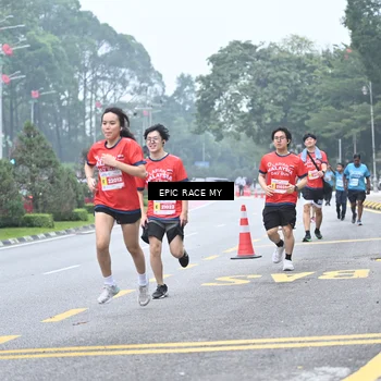 Runner Photo 7037664