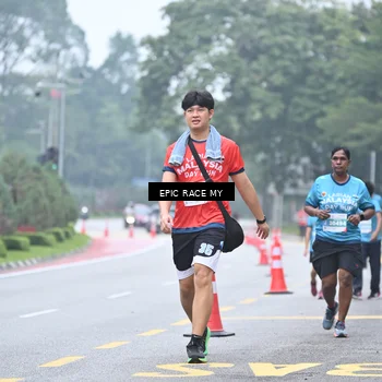 Runner Photo 7037669