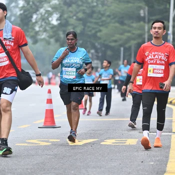 Runner Photo 7037673