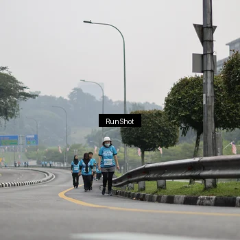 Runner Photo 7037674