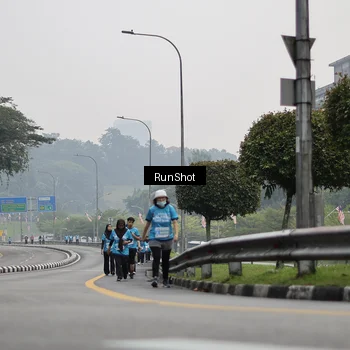 Runner Photo 7037675