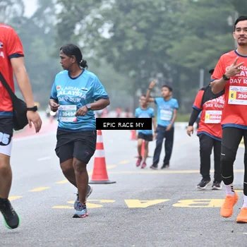 Runner Photo 7037684