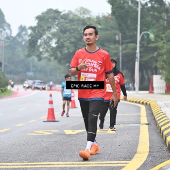 Runner Photo 7037694