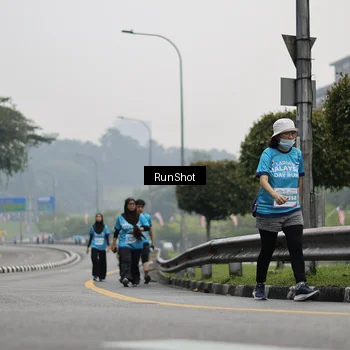 Runner Photo 7037696