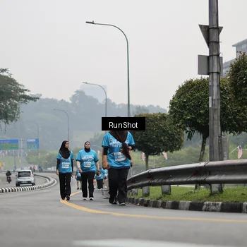 Runner Photo 7037700