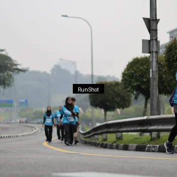 Runner Photo 7037704