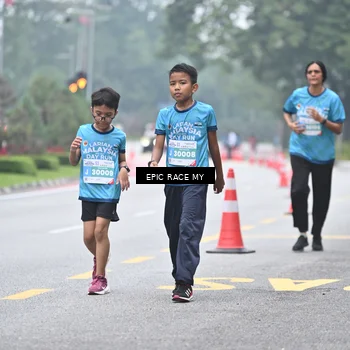Runner Photo 7037710