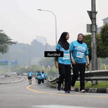 Runner Photo 7037740