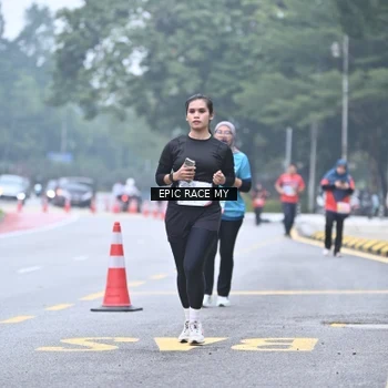 Runner Photo 7037742