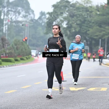Runner Photo 7037753