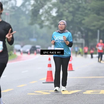 Runner Photo 7037756