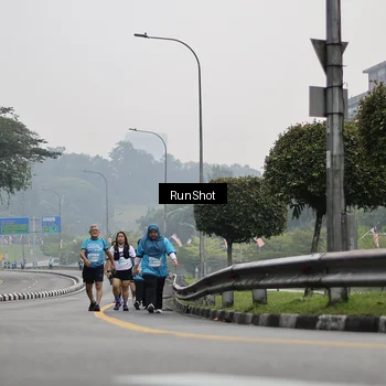 Runner Photo 7037770