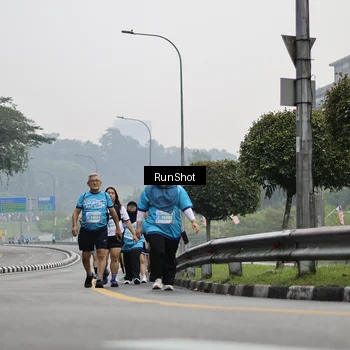 Runner Photo 7037773