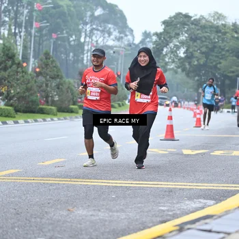 Runner Photo 7037784