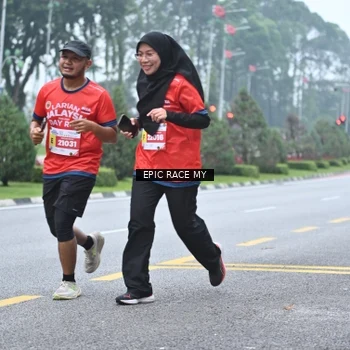Runner Photo 7037794