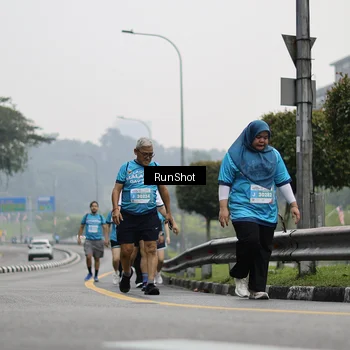 Runner Photo 7037800