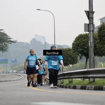 Runner Photo 7037801