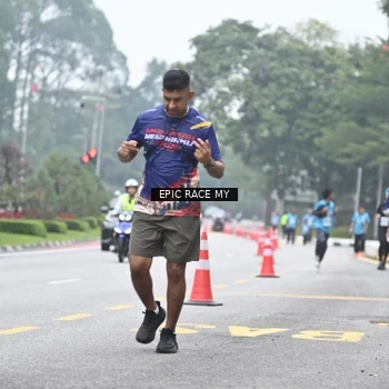Runner Photo 7037854