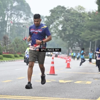 Runner Photo 7037857