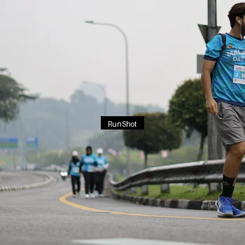 Runner Photo 7037859