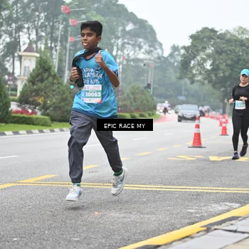 Runner Photo 7037878