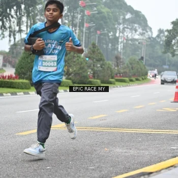 Runner Photo 7037882