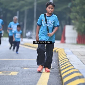 Runner Photo 7037890