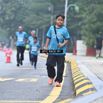 Runner Photo 7037895