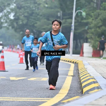 Runner Photo 7037903