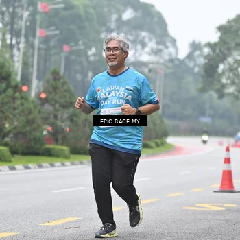 Runner Photo 7037923