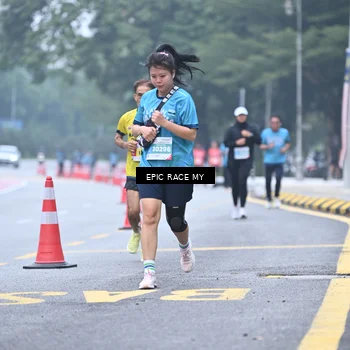 Runner Photo 7037946