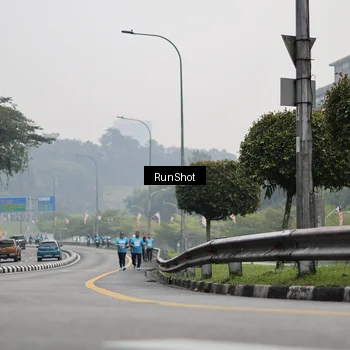 Runner Photo 7037947