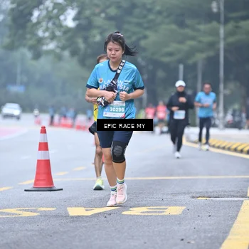 Runner Photo 7037950