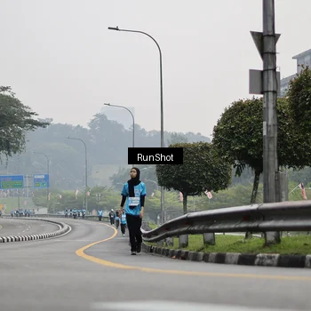 Runner Photo 7037952