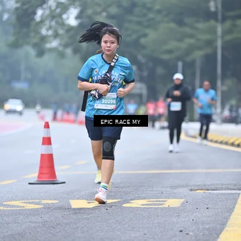 Runner Photo 7037953