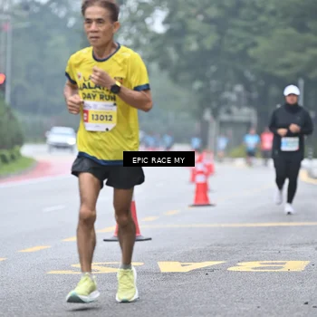 Runner Photo 7037955