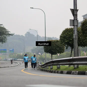 Runner Photo 7037984