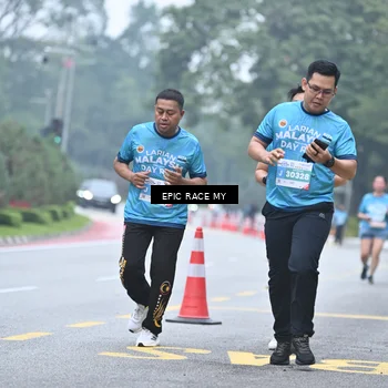Runner Photo 7037991