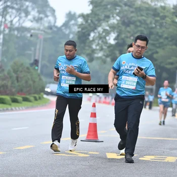 Runner Photo 7037994
