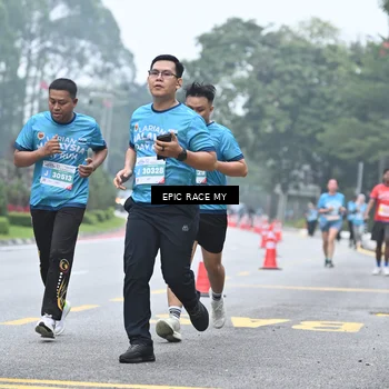 Runner Photo 7038001