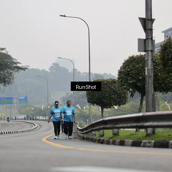 Runner Photo 7038005