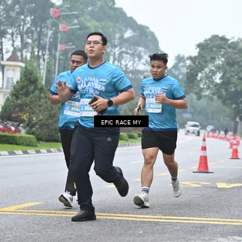 Runner Photo 7038010
